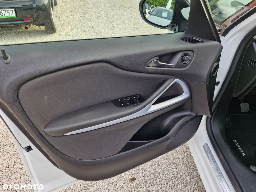 Opel Zafira - 15