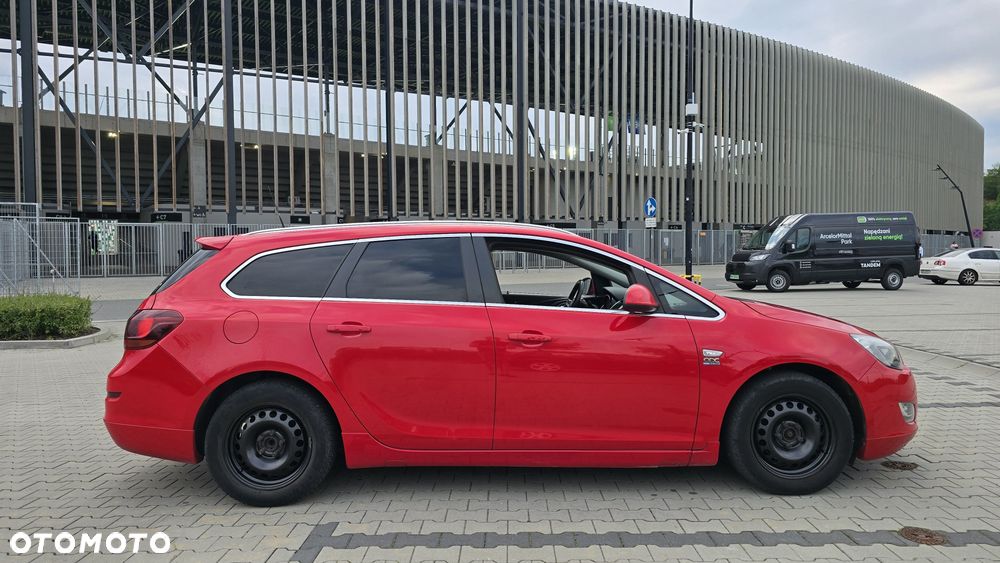 Opel Astra 2012 photo 2