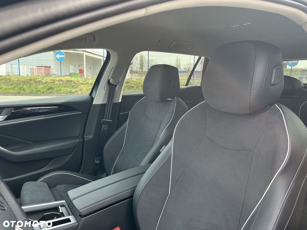 Volkswagen Passat - 11