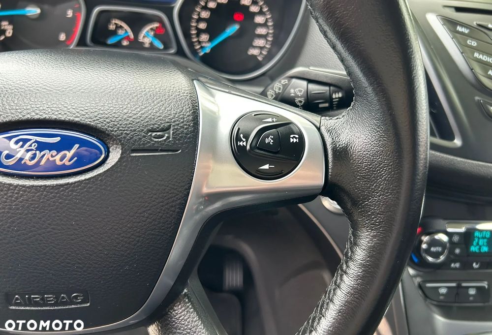 Ford Kuga - 36