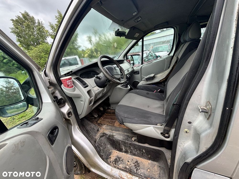Renault Trafic Passenger - 15