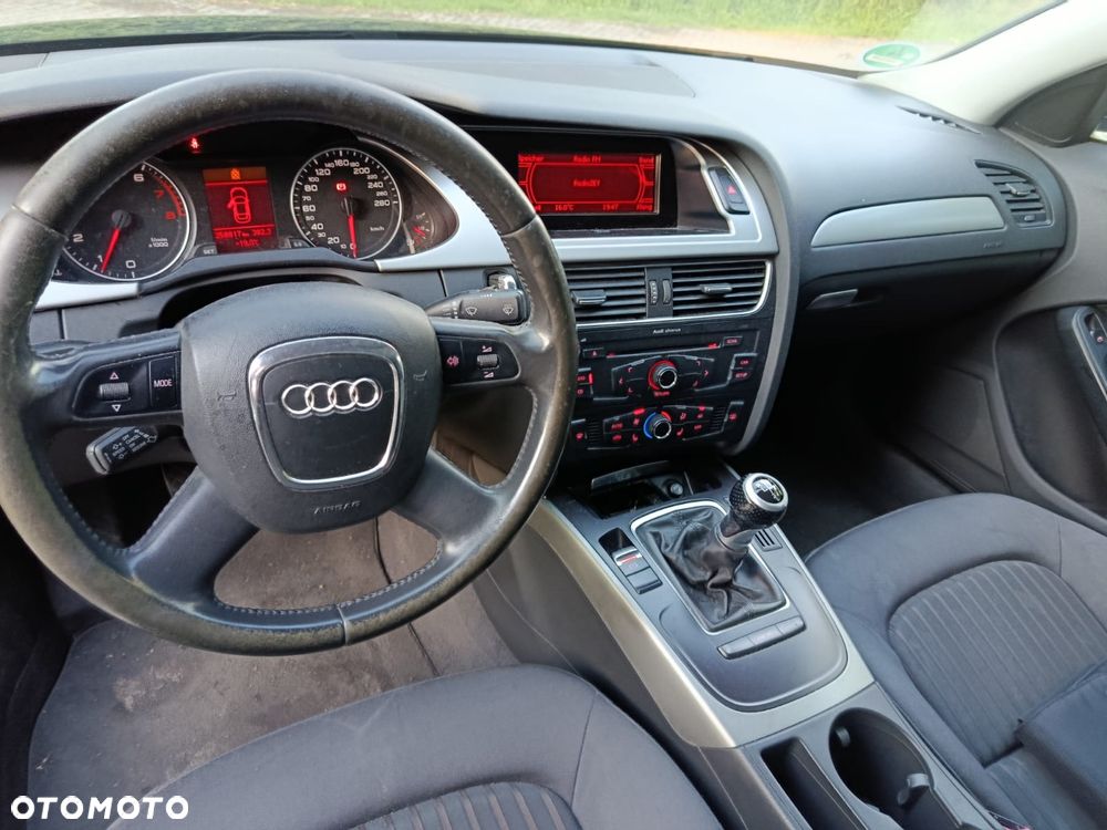 Audi A4 Limousine - 9