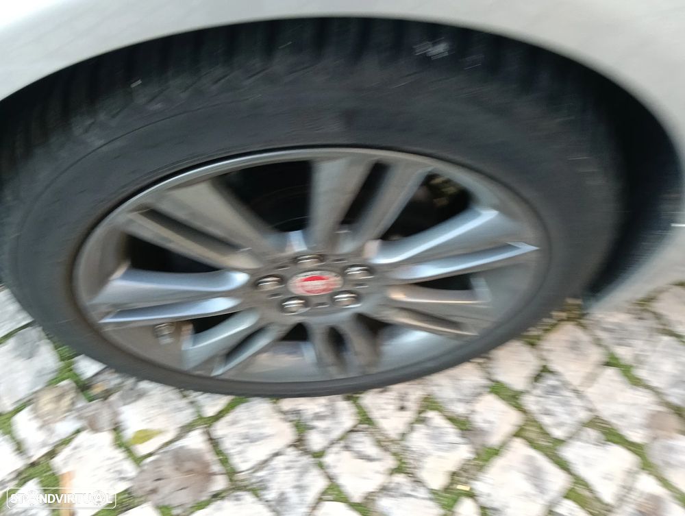 Jaguar XE 2.0 D R-Sport Aut. - 11