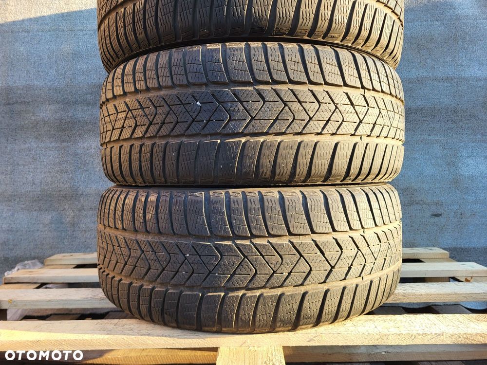 [Z19] 4x R19 225/40 Pirelli 225/40/19 bdb stan Opony zimowe 7mm - 3