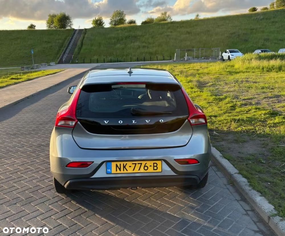 Volvo V40 D2 Kinetic - 36