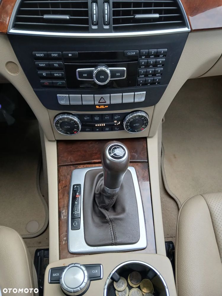 Mercedes-Benz Klasa C 250 CGI Automatik BlueEFFICIENCY SPORT EDITION - 15