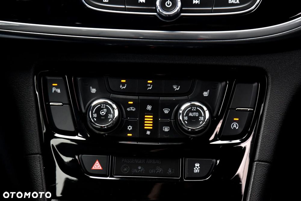 Opel Mokka X 1.4 T Ultimate S&S - 24