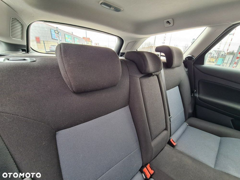 Ford Mondeo 1.8 TDCi Ambiente - 22