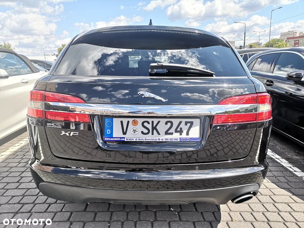 Jaguar XF 2.2 D Premium Luxury - 4