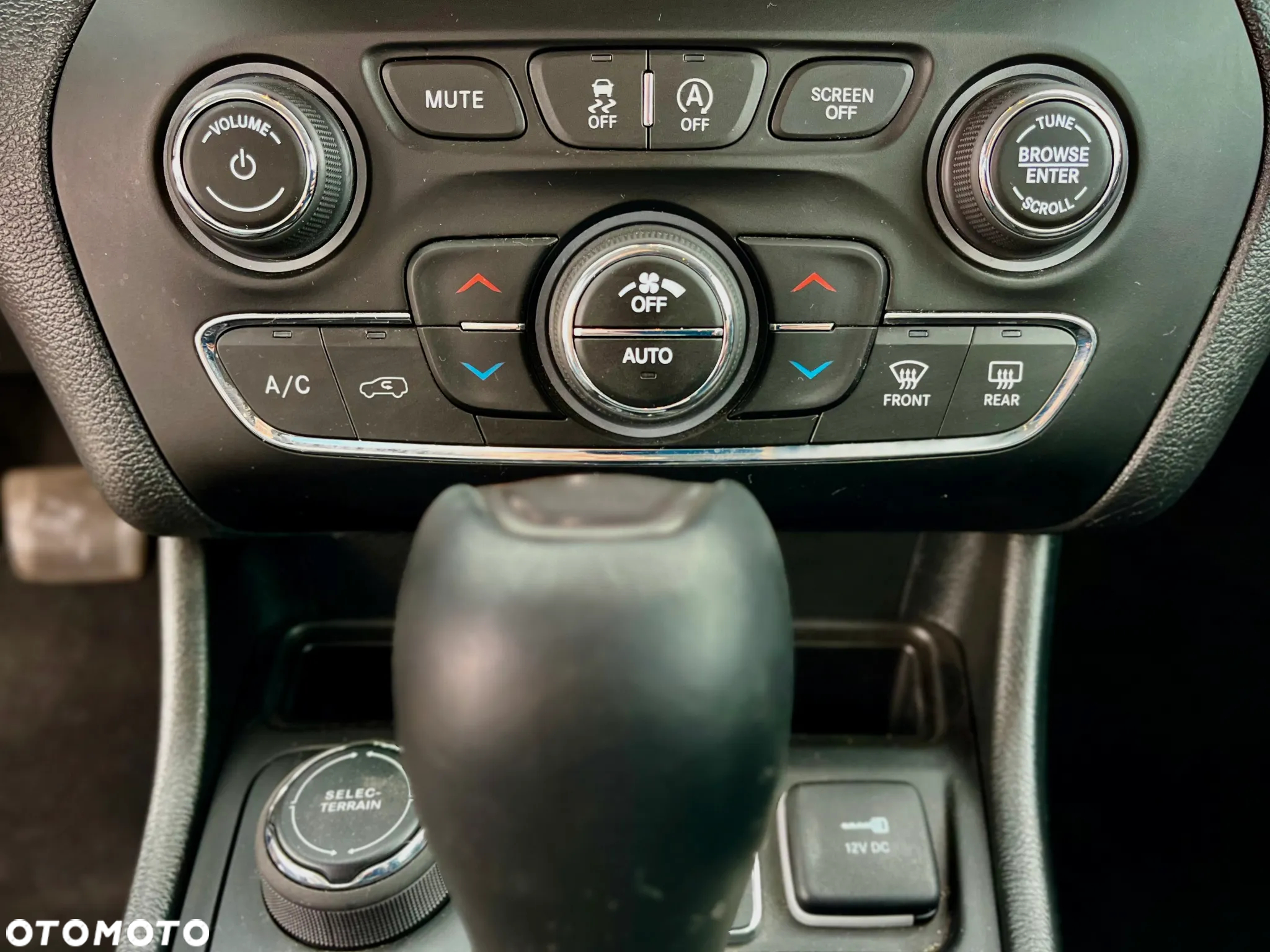 Jeep Cherokee - 8