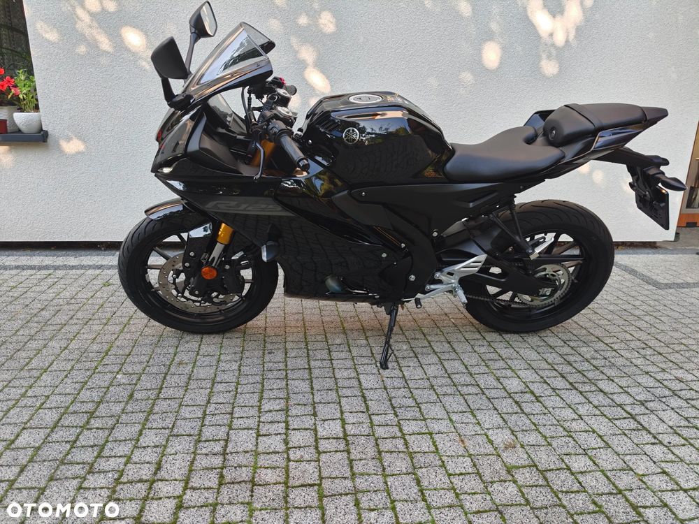 Yamaha YZF - 23