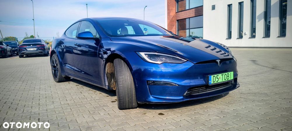 Tesla Model S - 3