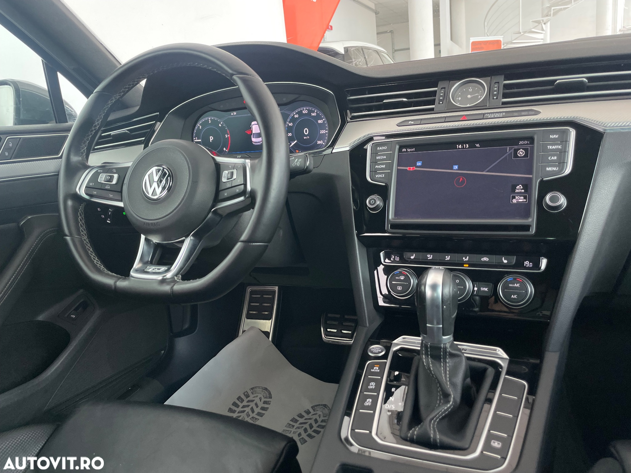 Volkswagen Passat - 10