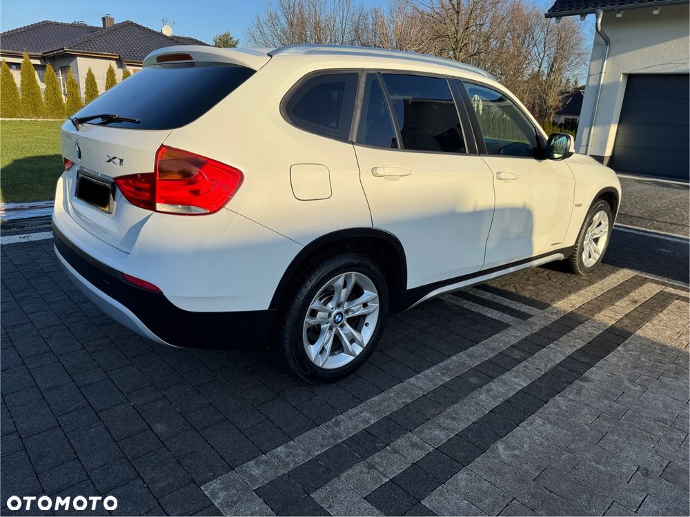 BMW X1 xDrive18d xLine - 12
