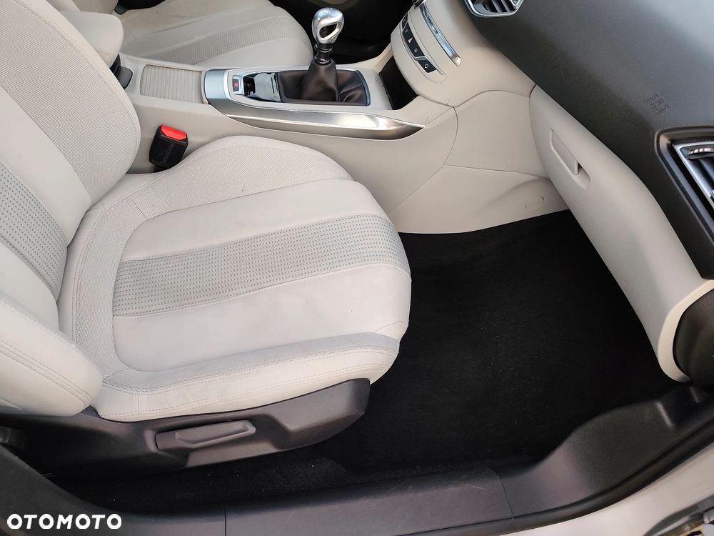 Peugeot 308 1.6 THP Allure - 27