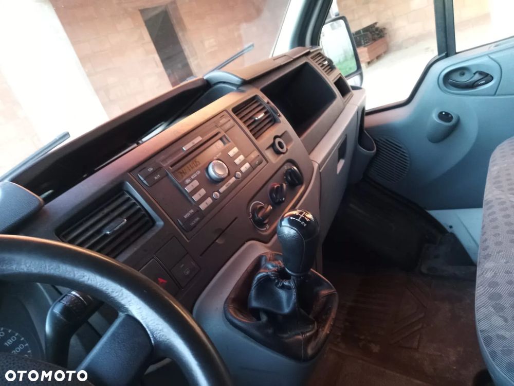 Ford Transit - 10