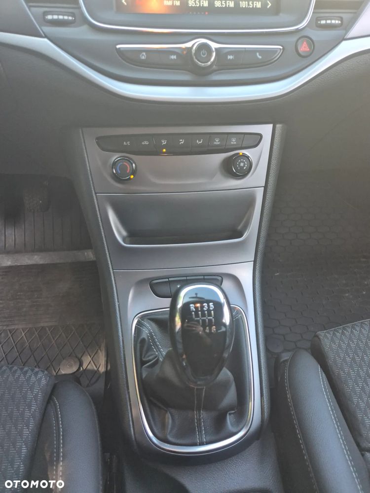 Opel Astra 1.6 CDTI Sport - 11