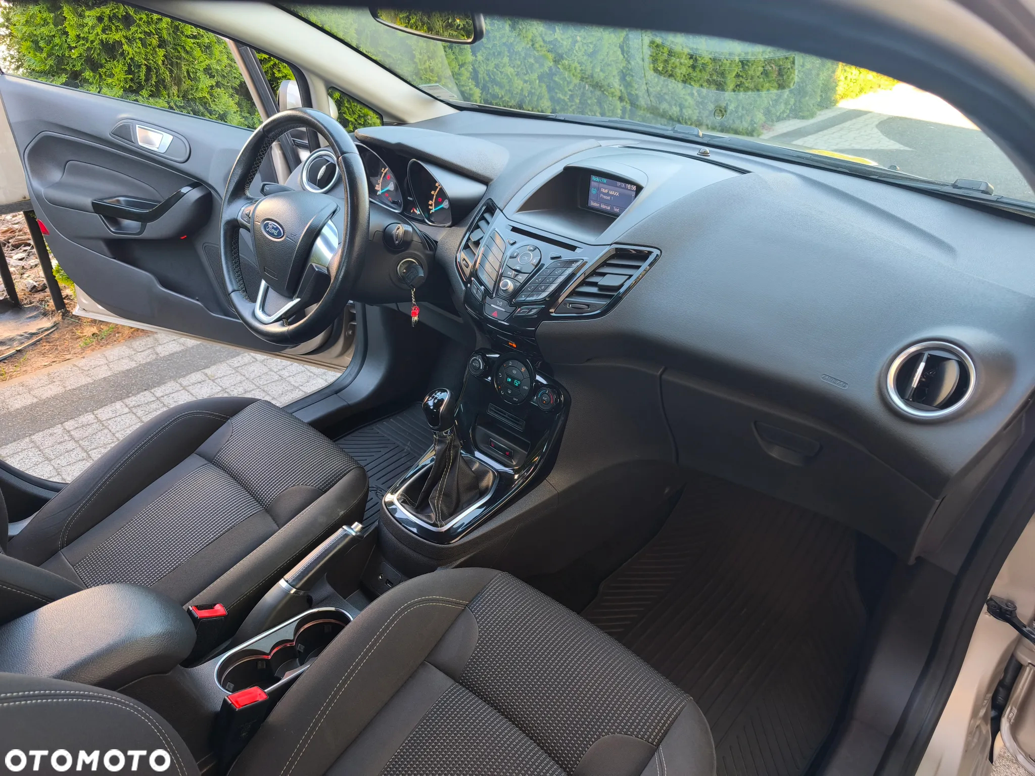 Ford Fiesta 1.0 EcoBoost Titanium - 36