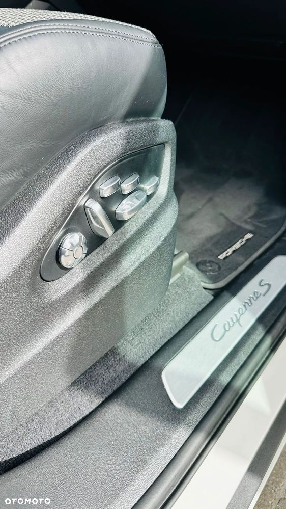 Porsche Cayenne - 10