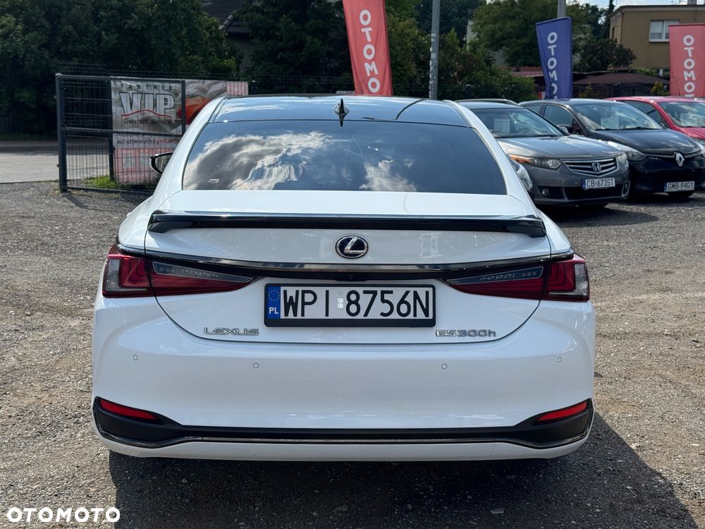 Lexus ES 300h F Sport - 29