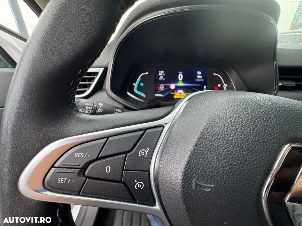 Renault Clio V E-Tech 145 Evolution - 16