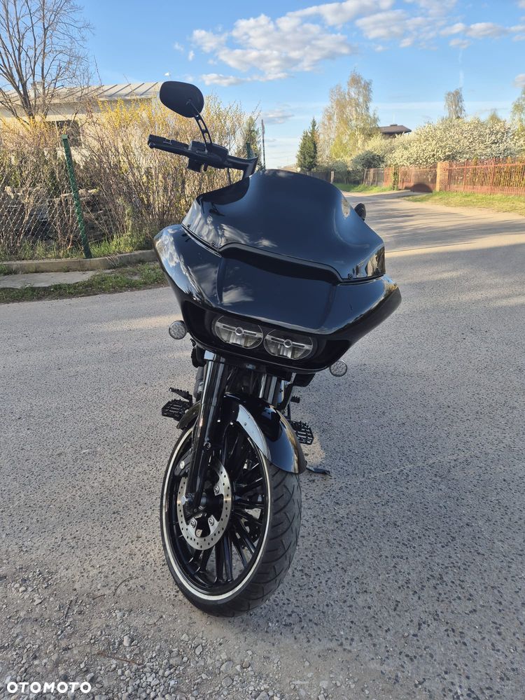 Harley-Davidson Touring Road Glide - 11