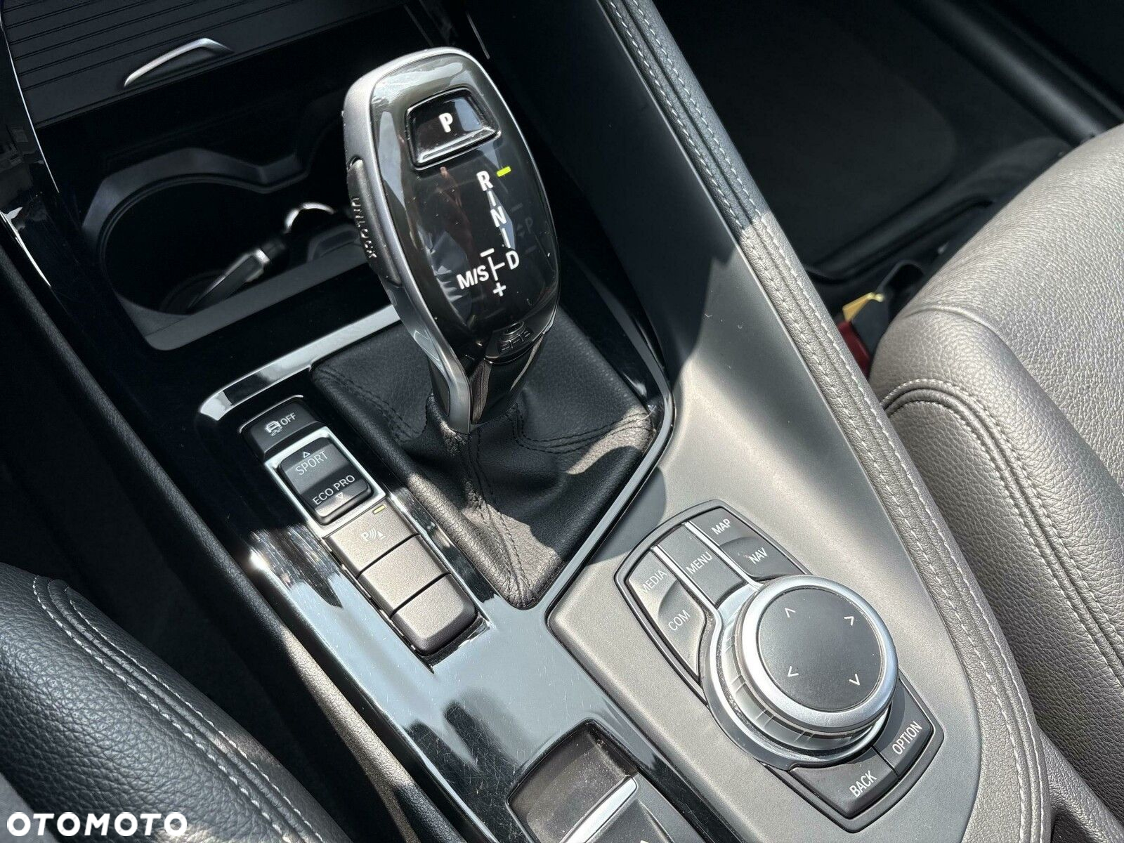 BMW X1 sDrive18i xLine - 24