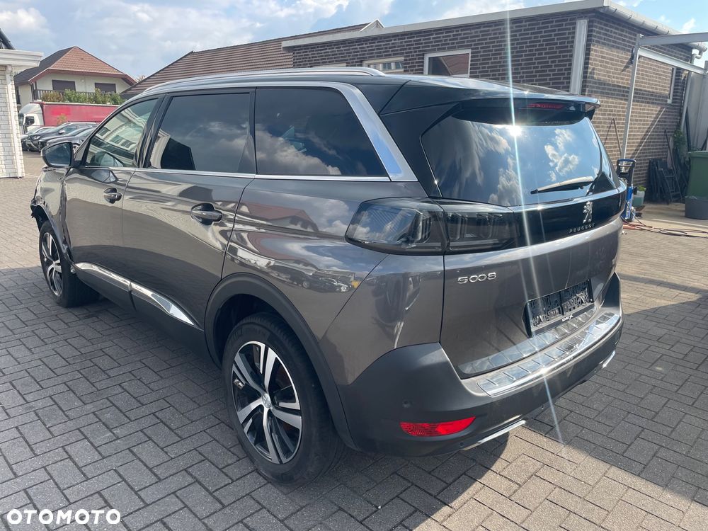 Peugeot 5008 - 3