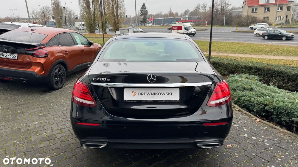 Mercedes-Benz Klasa E 200 d Business Edition 9G-TRONIC - 6