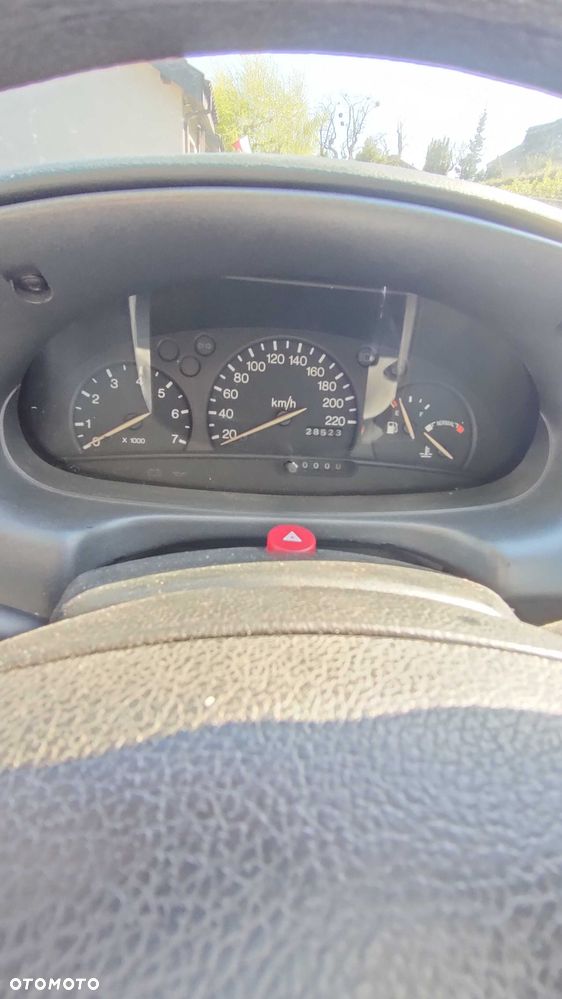 Ford Escort 1.6 CL - 11