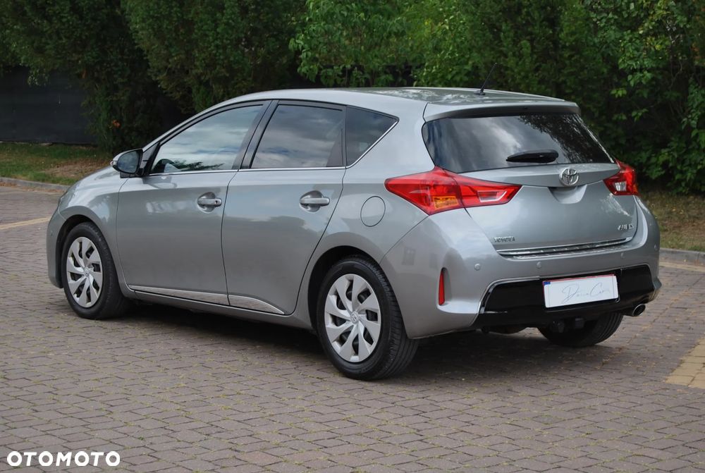 Toyota Auris 2.0 D-4D Comfort - 4
