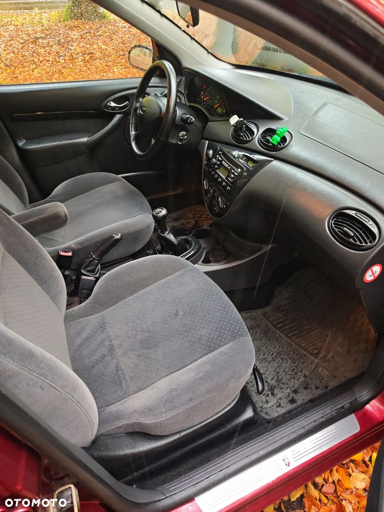 Ford Focus 1.6 Ghia - 16