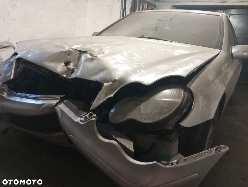 Mercedes-Benz Klasa C 220 CDI Classic - 17