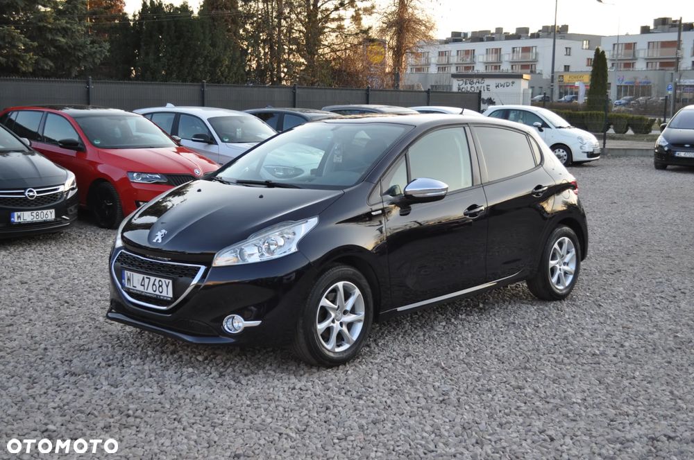 Peugeot 208 - 14