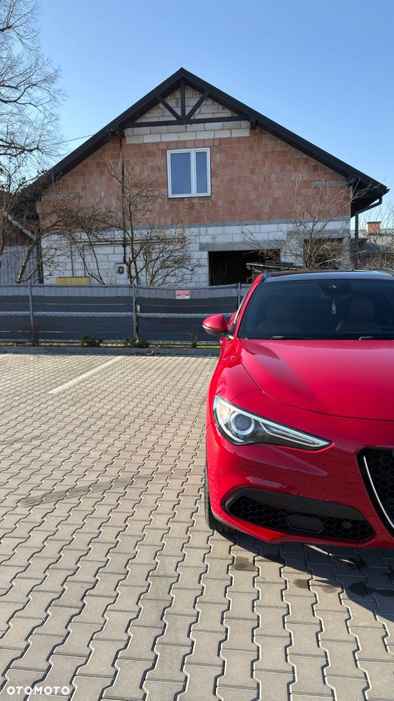 Alfa Romeo Stelvio 2.0 Turbo 16V AT8-Q4 Ti - 9