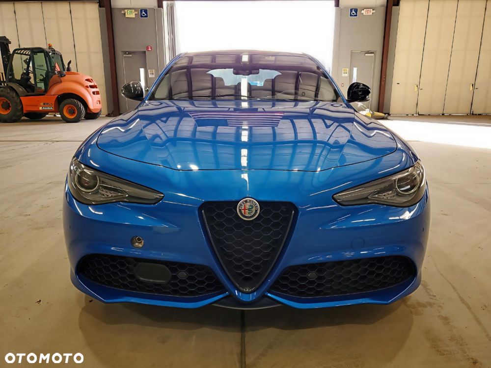 Alfa Romeo Giulia - 2