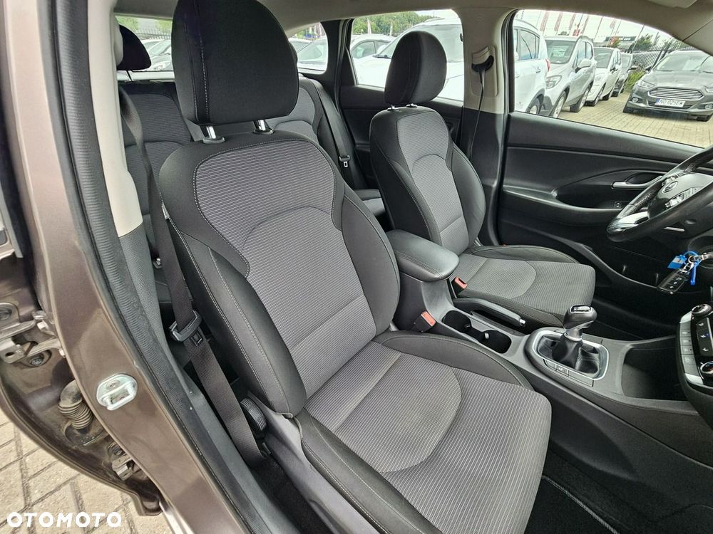 Hyundai i30 1.5 DPI Modern - 11