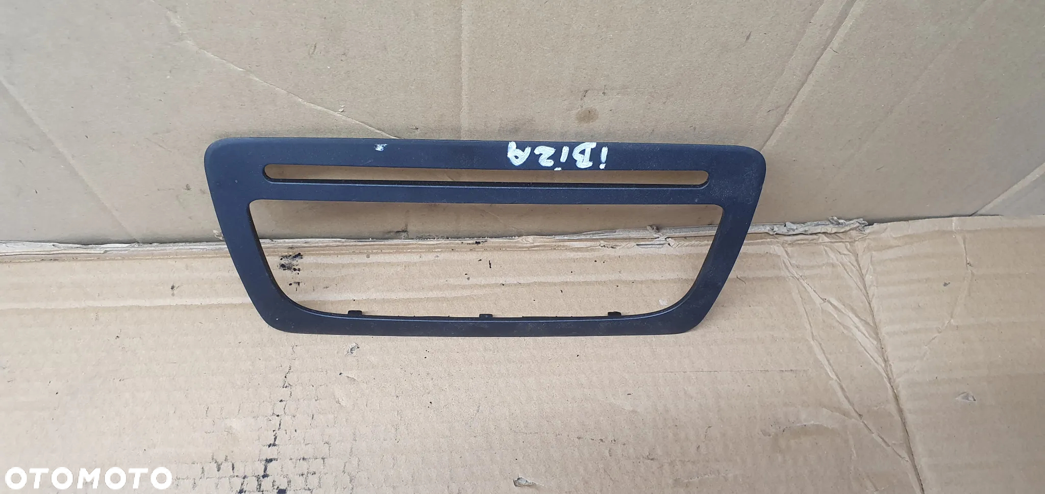 Ramka dekor radia konsoli Seat Ibiza IV 6J0858063 - 2