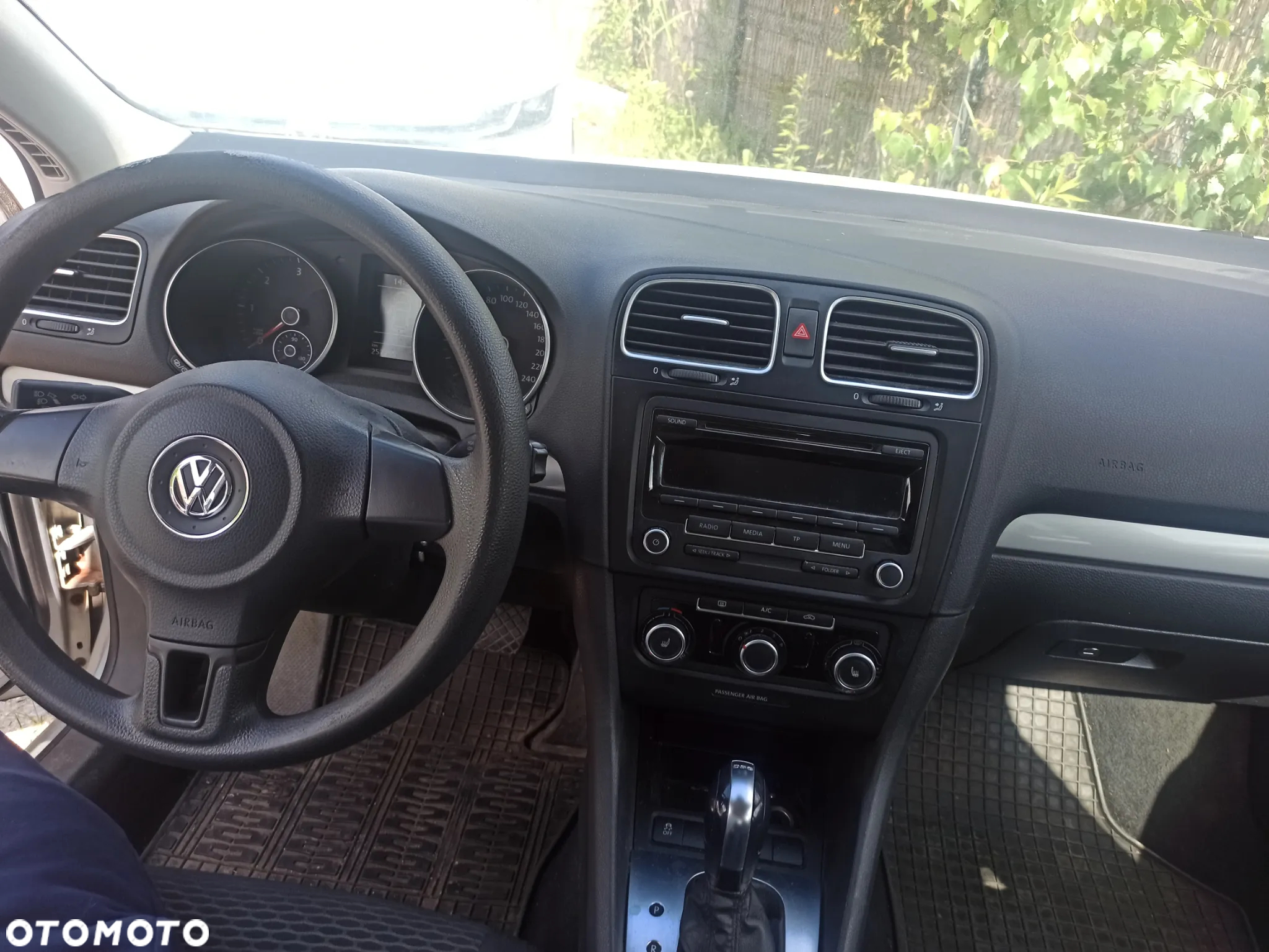 Volkswagen Golf VI 1.6 TDI Comfortline DSG - 5