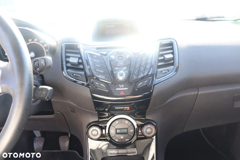 Ford Fiesta 1.0 EcoBoost Titanium - 22