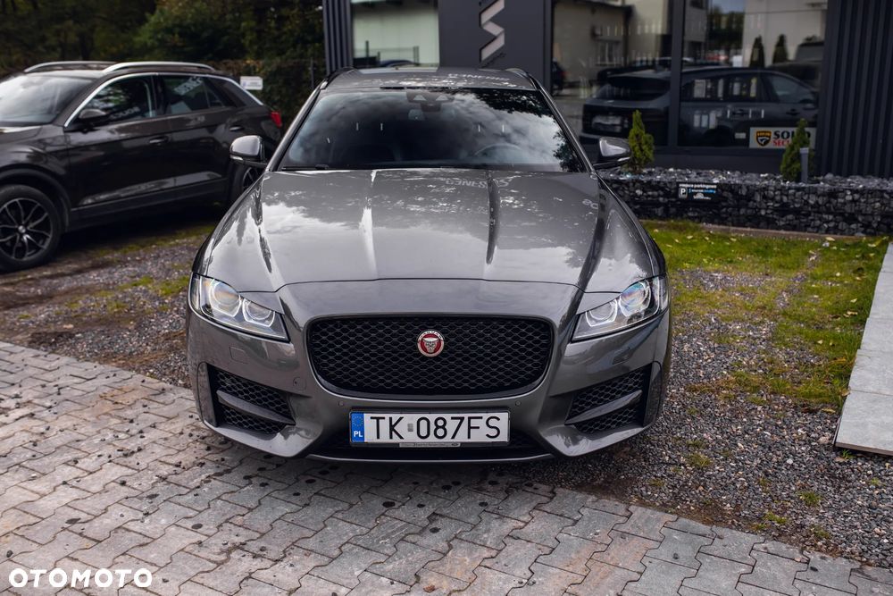 Jaguar XF 2.0 i4D R-Sport - 4