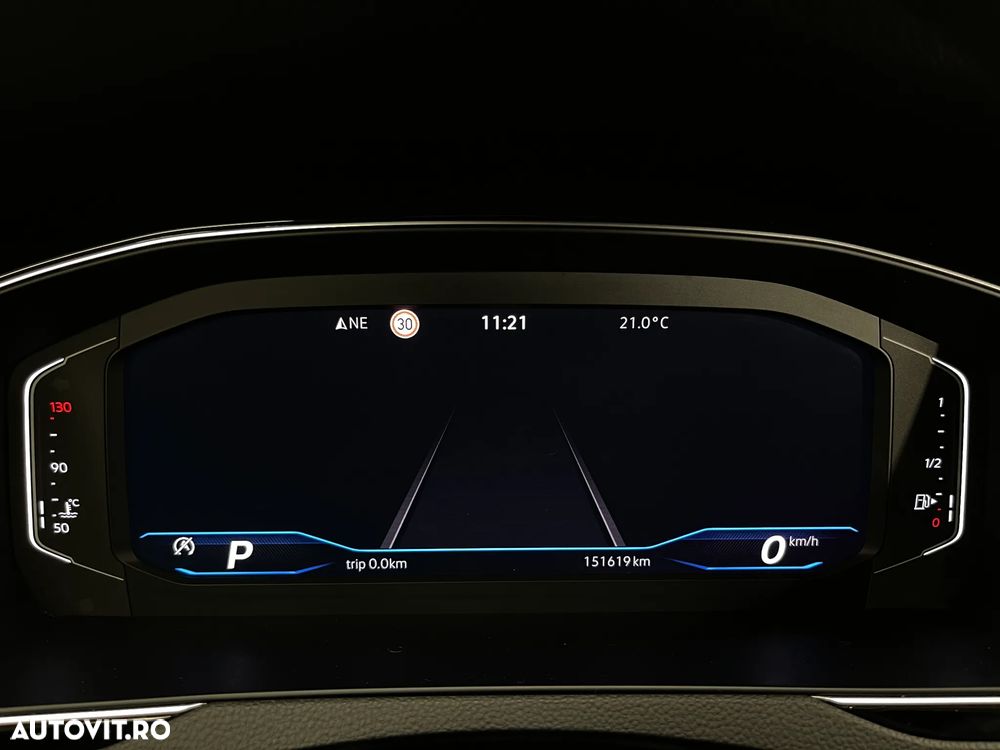 Volkswagen Passat 2.0 TDI DSG Highline - 29