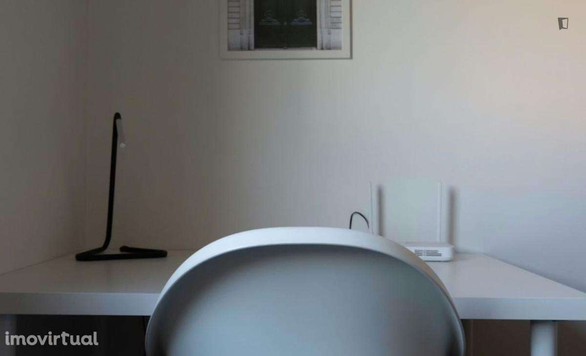 Quarto - localizado em Paranhos Porto - Grande imagem: 2/10