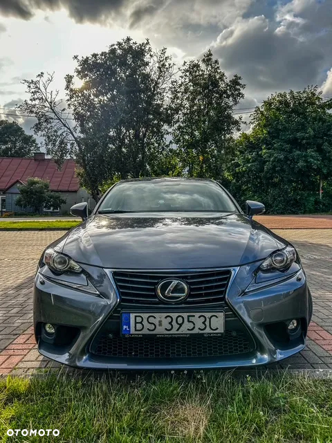 Lexus IS - 9