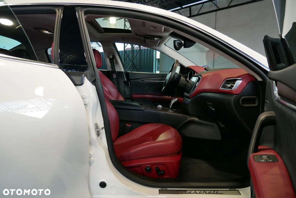 Maserati Ghibli S - 9