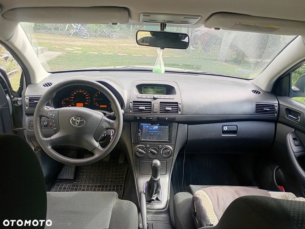 Toyota Avensis 1.6 VVT-i Terra - 9