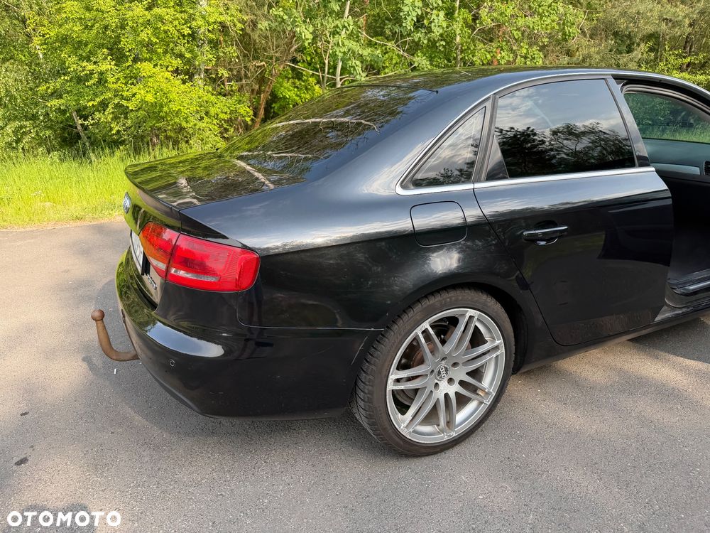 Audi A4 Limousine - 8