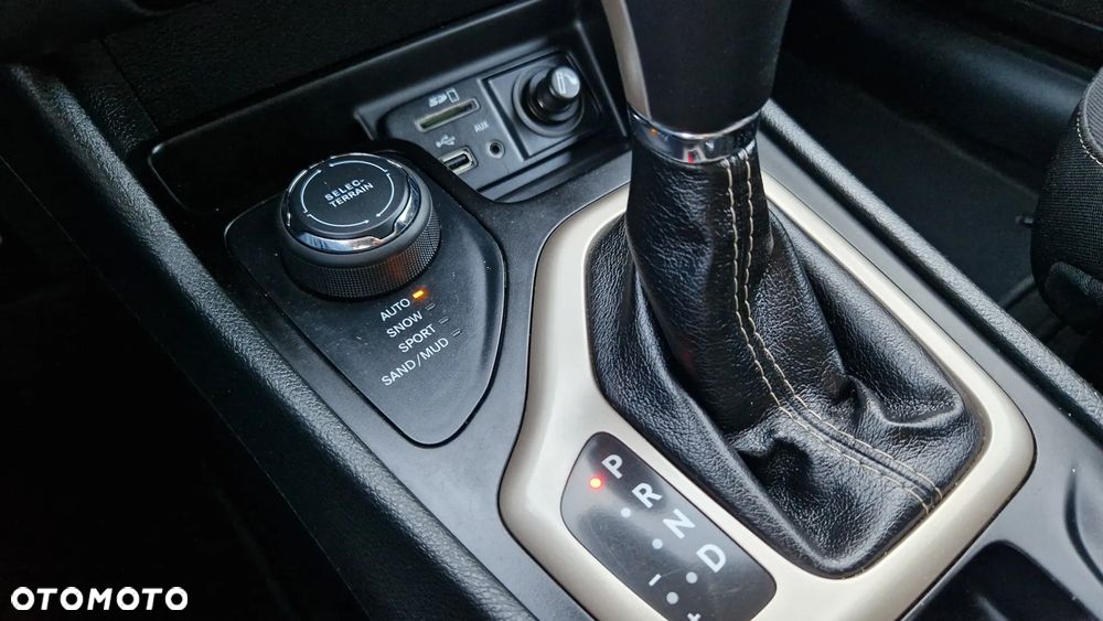 Jeep Cherokee 2.0 MJD Active Drive I Longitude - 15