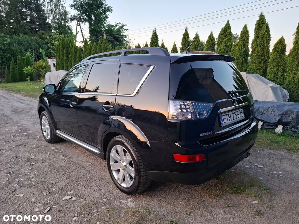 Mitsubishi Outlander - 8