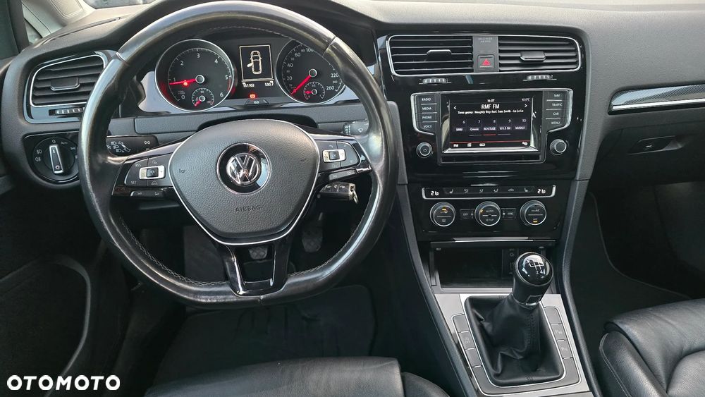 Volkswagen Golf - 14